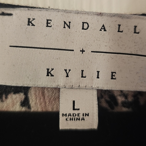Kendall & Kylie Top - Picture 2 of 4